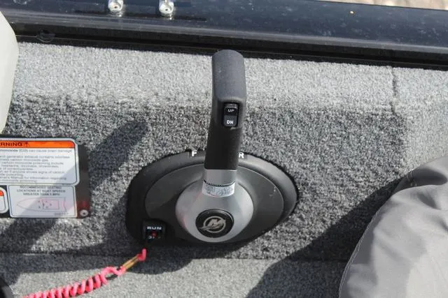 Slide: The Image of 2019 Tracker Pro Guide™ V-165 WT boat throttle control lever. - 17