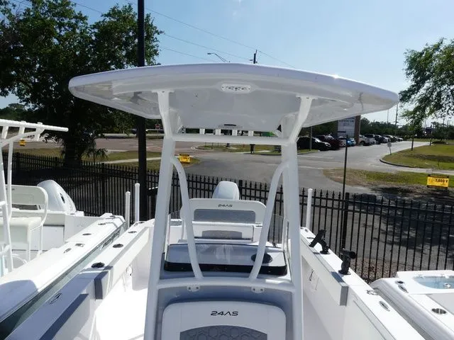 Slide: The Image of Aquasport 24AS Center Console 2025 - 13