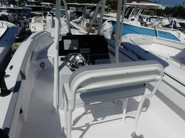 Slide: The Image of Aquasport 24AS Center Console 2025 - 5