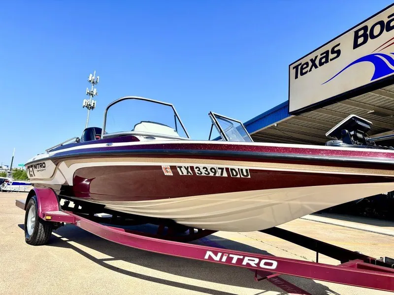 Slide: The Image of 2015 Nitro Sport Boats Z-7 Sport on trailer at Texas dealership. - 1