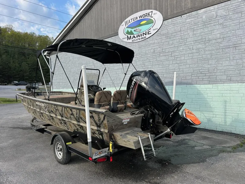 Slide: The Image of 2018 SeaArk 2072 RIVERCAT 200 CC boat with canopy, parked at Water Workz Marine. - 4