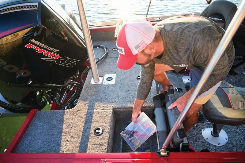 Slide: The Image of Tracker Targa V-19 Combo 2025 - 91