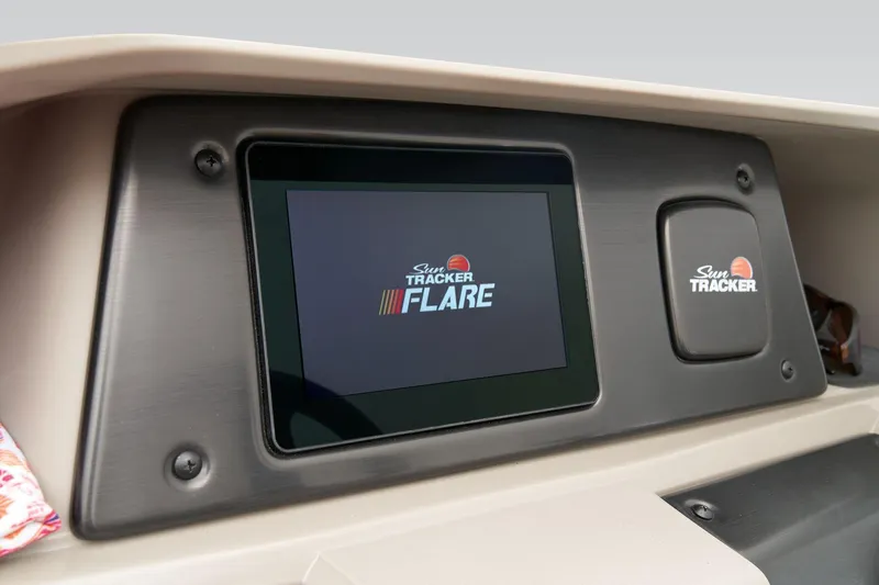 Slide: The Image of Sun Tracker Party Barge 18 DLX 2025 - 23