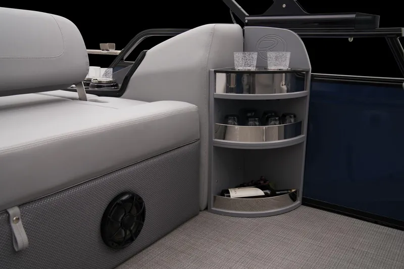 Slide: The Image of Regency 250 LE3 Sport 2024 - 54