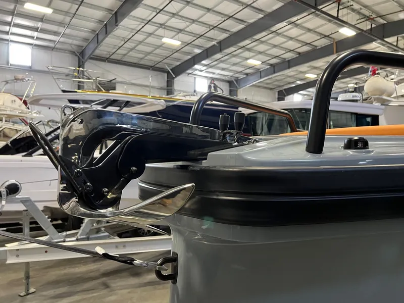 Slide: The Image of Brabus Shadow 500 Cabin 2022 - 57