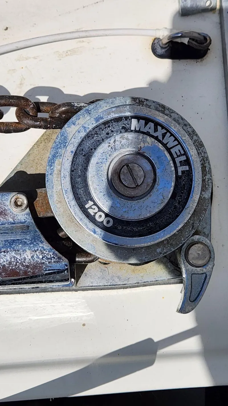 Slide: The Image of Maxwell 1200 windlass on 2002 Cruisers 5000 yacht deck. - 13