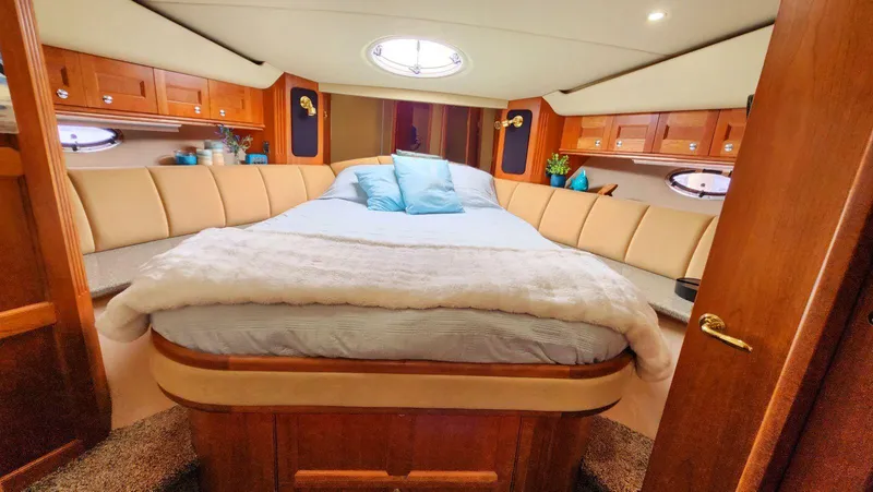 Slide: The Image of Cruisers Yachts 5000 2002 - 51