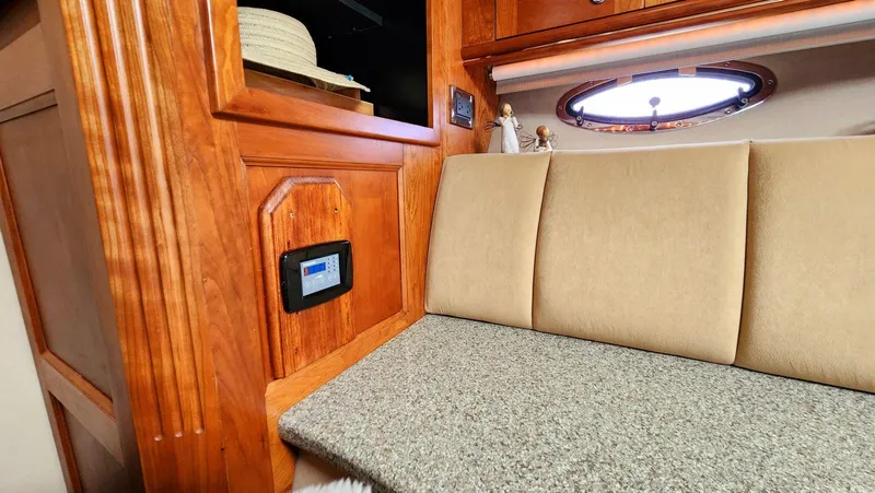 Slide: The Image of Cruisers Yachts 5000 2002 - 54