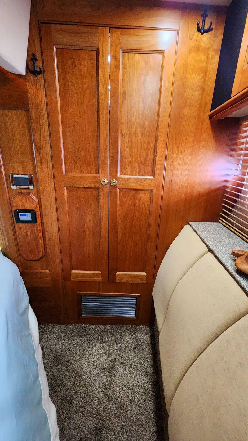 Slide: The Image of Cruisers Yachts 5000 2002 - 59