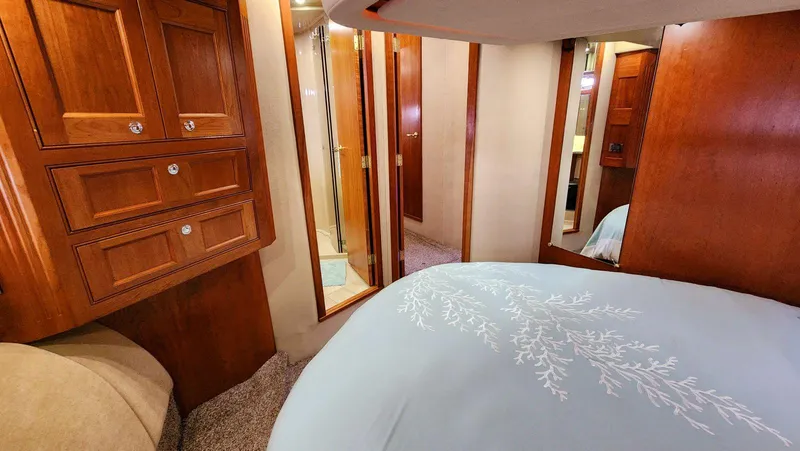 Slide: The Image of Cruisers Yachts 5000 2002 - 61