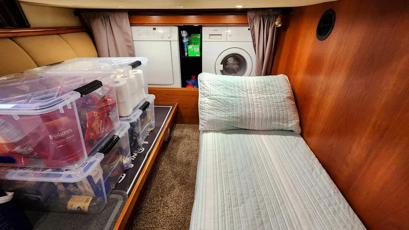 Slide: The Image of Cruisers Yachts 5000 2002 - 64