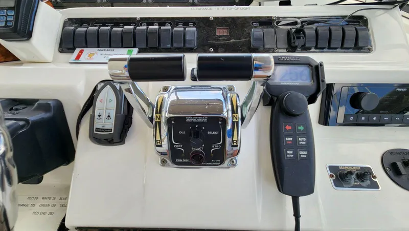 Slide: The Image of Cruisers Yachts 5000 2002 - 74