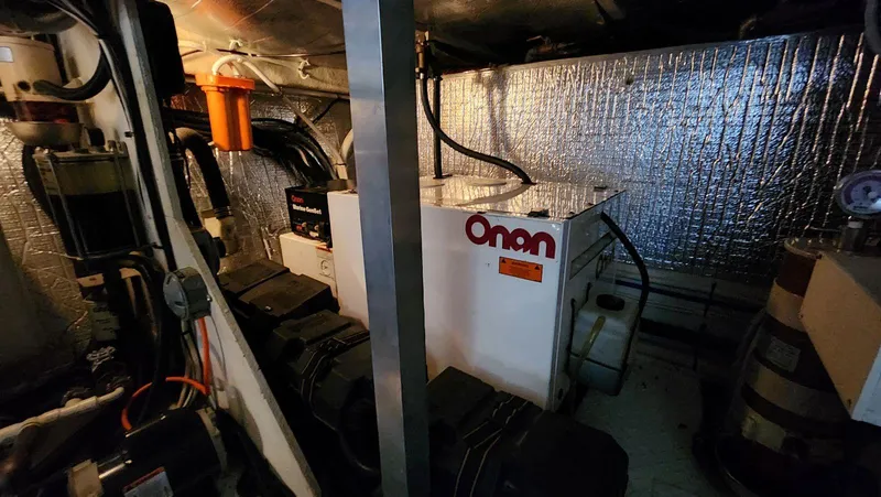 Slide: The Image of Cruisers Yachts 5000 2002 - 83