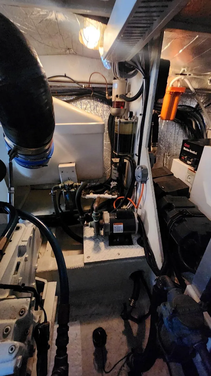 Slide: The Image of Cruisers Yachts 5000 2002 - 84