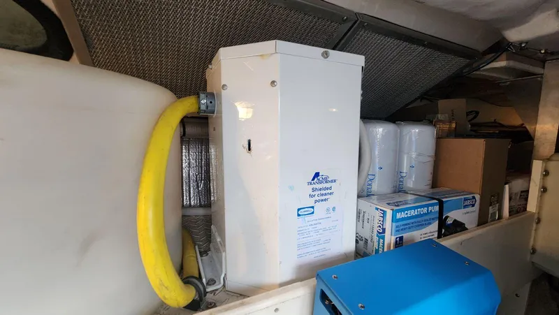 Slide: The Image of Cruisers Yachts 5000 2002 - 87