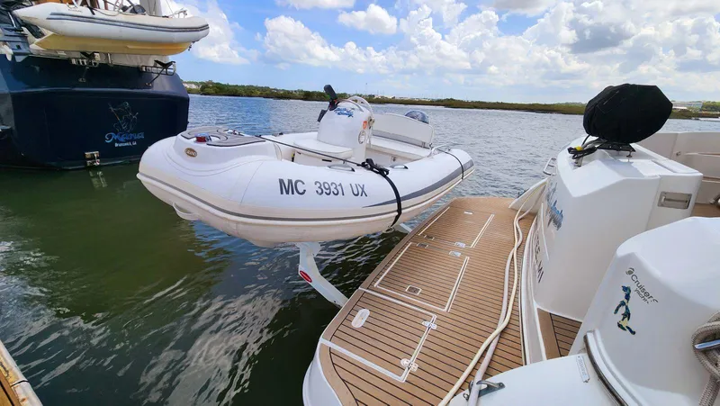 Slide: The Image of Cruisers Yachts 5000 2002 - 94