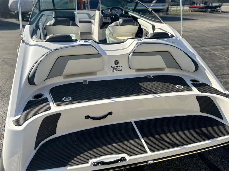 Slide: The Image of 2015 Yamaha Boats SX192, sleek design, spacious seating, and modern features. - 6