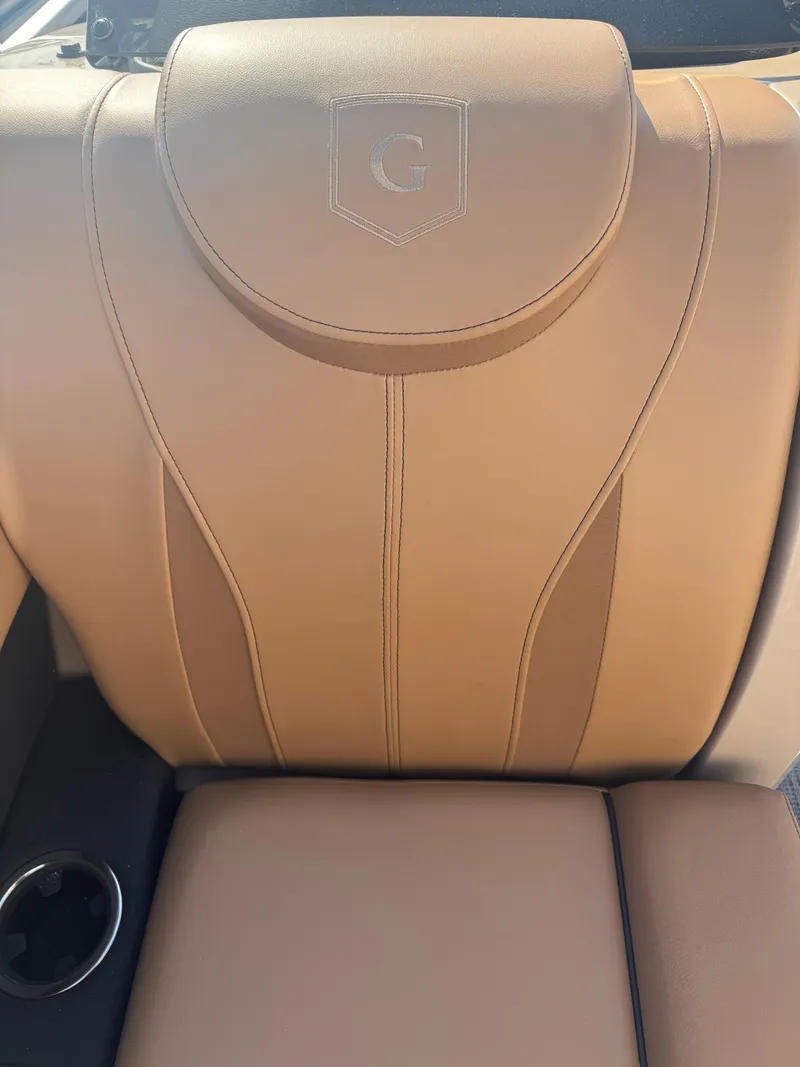 Slide: The Image of Monaco 235SFL 2025 - 10