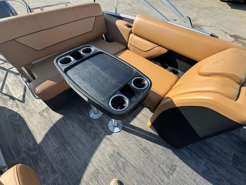 Slide: The Image of Monaco 235SFL 2025 - 13