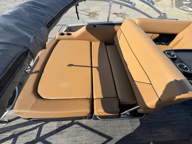 Slide: The Image of Monaco 235SFL 2025 - 15