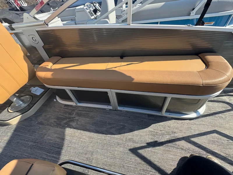 Slide: The Image of Monaco 235SFL 2025 - 16