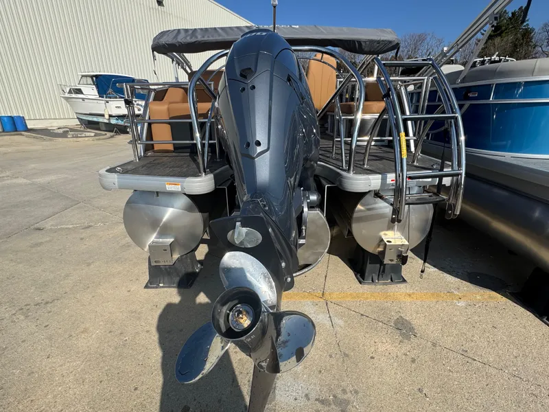 Slide: The Image of Monaco 235SFL 2025 - 17