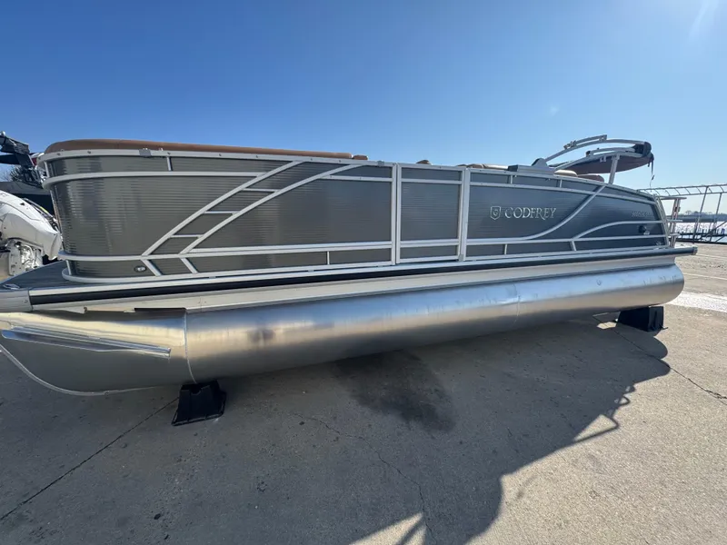 Slide: The Image of Monaco 235SFL 2025 - 2