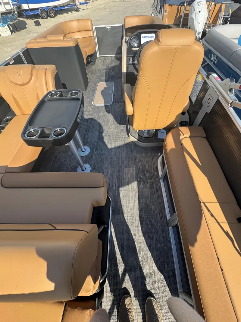 Slide: The Image of Monaco 235SFL 2025 - 22