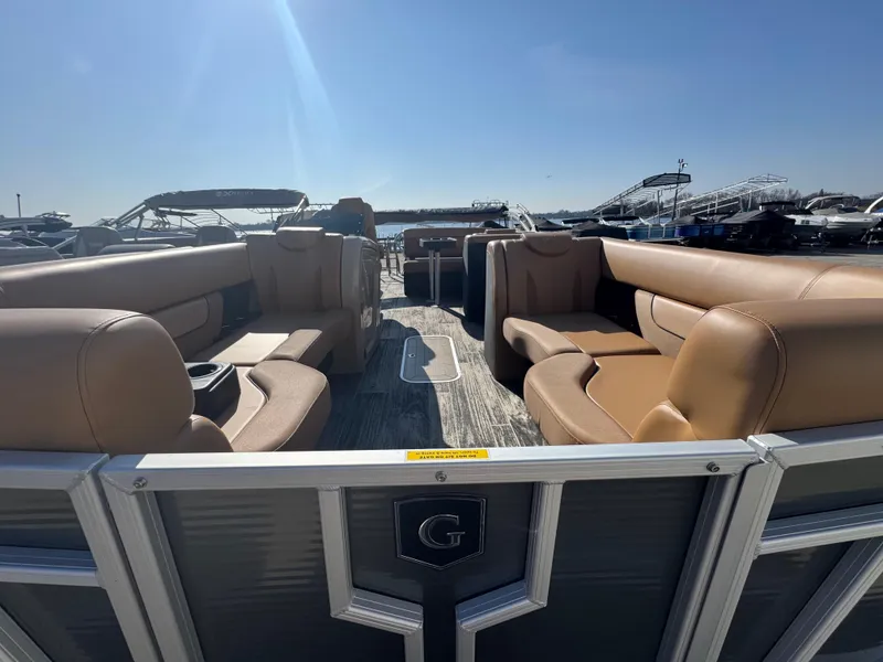 Slide: The Image of Monaco 235SFL 2025 - 6