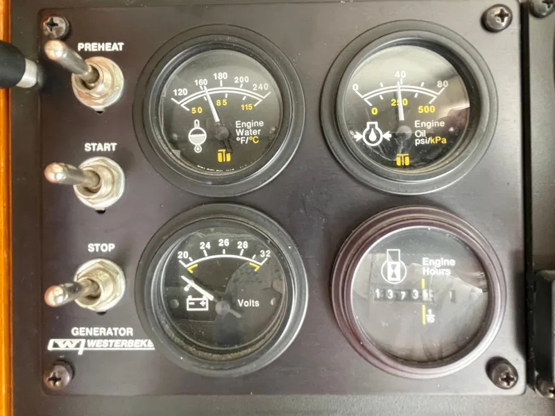 Slide: The Image of Cabo 40 Flybridge 2006 - 104