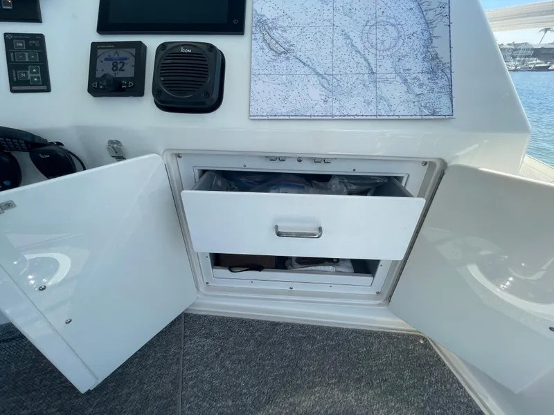 Slide: The Image of Cabo 40 Flybridge 2006 - 66