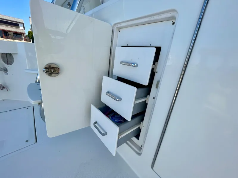 Slide: The Image of Cabo 40 Flybridge 2006 - 89