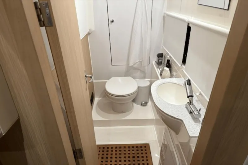 Slide: The Image of Aquila 36 AQUILA 2022 - 60