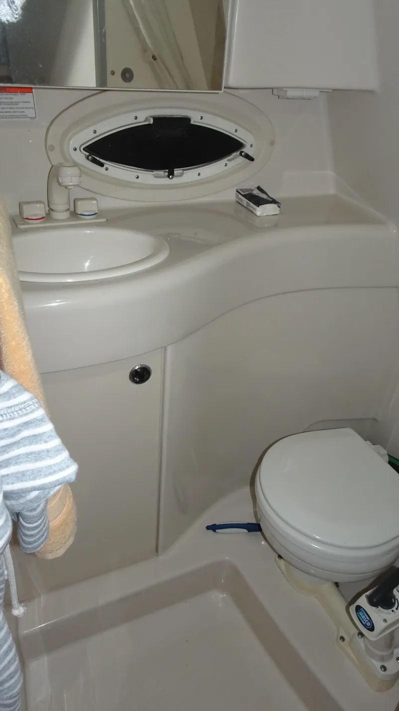 Slide: The Image of Bayliner 255 2011 - 32