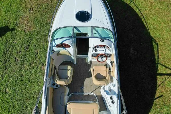 Slide: The Image of Crownline Boats 236 SC 2015 - 92