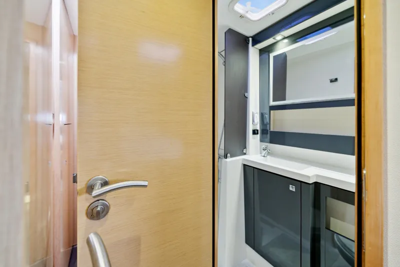 Slide: The Image of Fast Passage Helia 44 2014 - 57