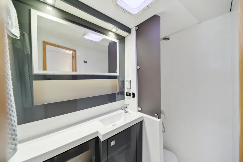 Slide: The Image of Fast Passage Helia 44 2014 - 62