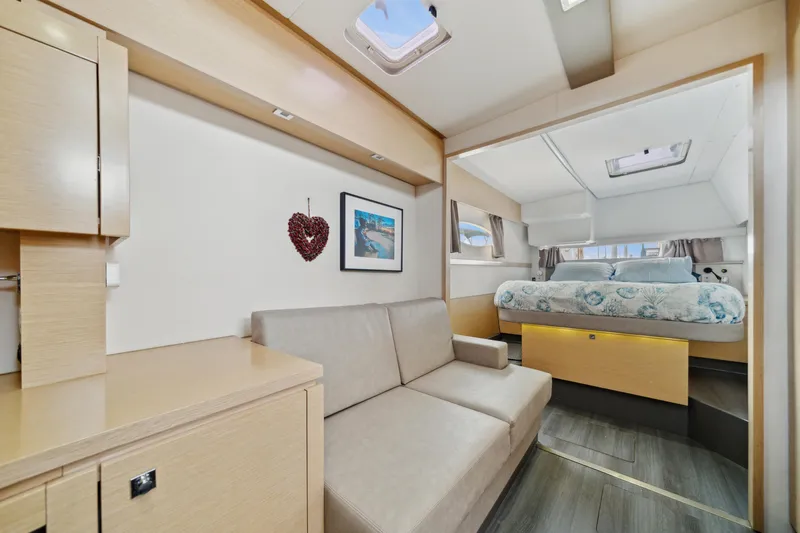 Slide: The Image of Fast Passage Helia 44 2014 - 64