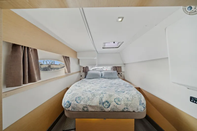 Slide: The Image of Fast Passage Helia 44 2014 - 65