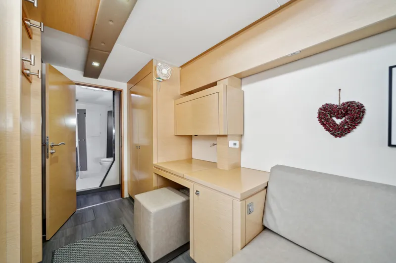 Slide: The Image of Fast Passage Helia 44 2014 - 68