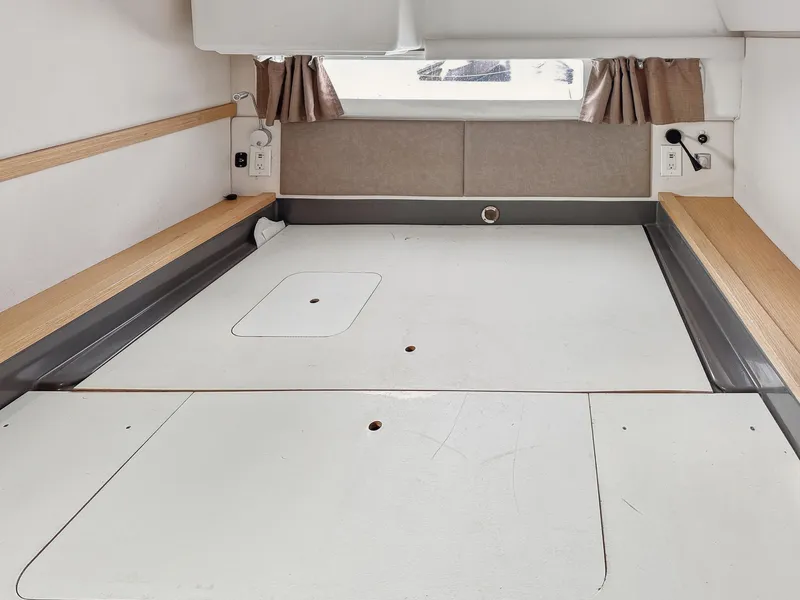 Slide: The Image of Fast Passage Helia 44 2014 - 75