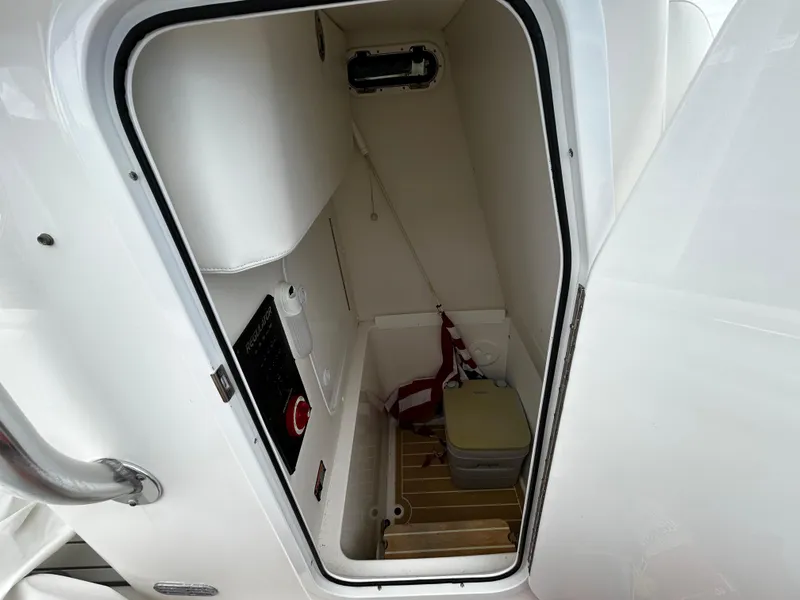 Slide: The Image of Regulator Marine 23 Forward Seating 2018 - 50