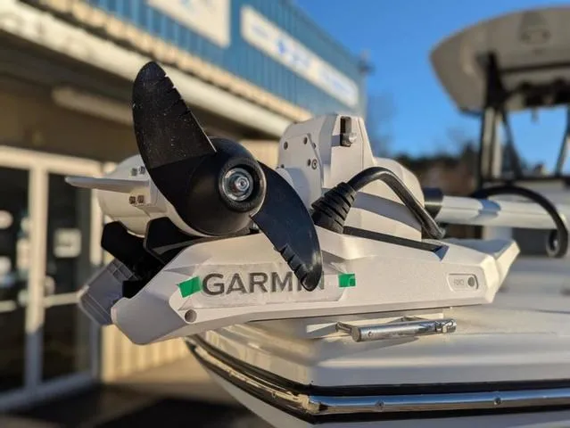 Slide: The Image of Close-up of Garmin boat equipment on 2025 Pathfinder 2500 Hybrid. - 10
