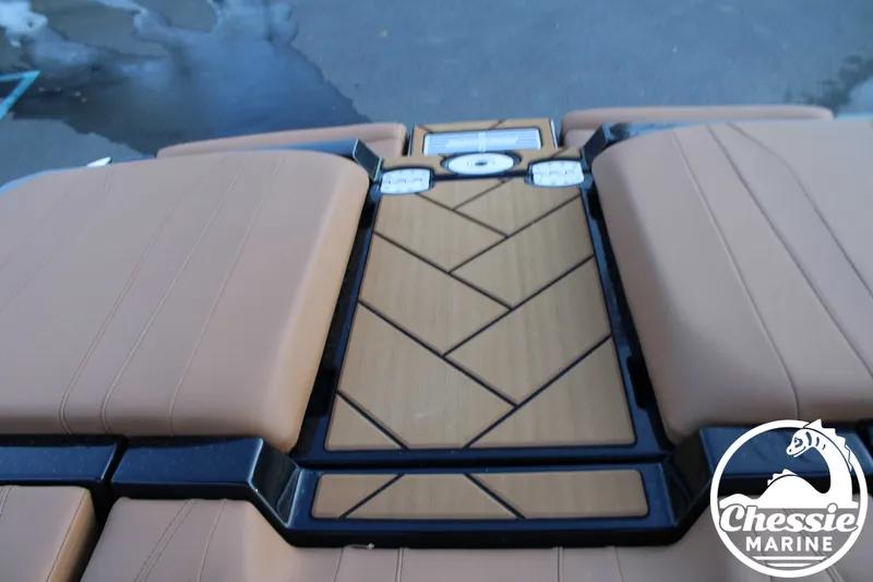 Slide: The Image of Malibu Wakesetter 22 LSV 2024 - 17