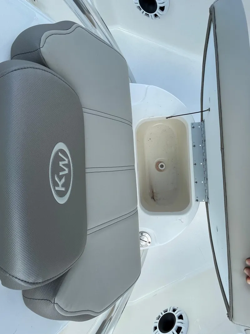 Slide: The Image of Key West 230 Bay Reef 2022 - 12