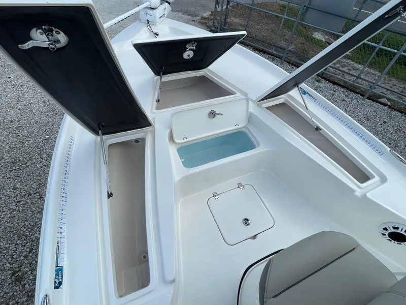 Slide: The Image of Key West 230 Bay Reef 2022 - 8