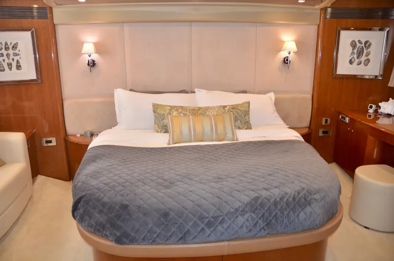 Slide: The Image of Princess 67 Hoker-Master Stateroom - 34