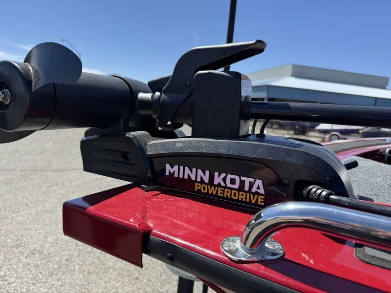 Slide: The Image of Minn Kota PowerDrive on 2024 Tracker Targa™ V-18 Combo boat, sunny day. - 38