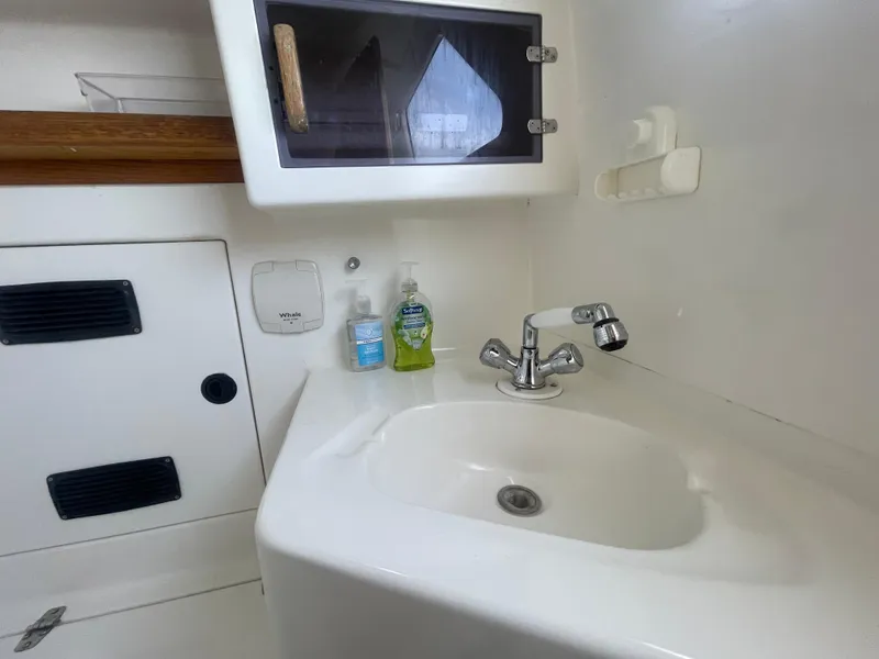 Slide: The Image of Seawind 1000 2001 - 74