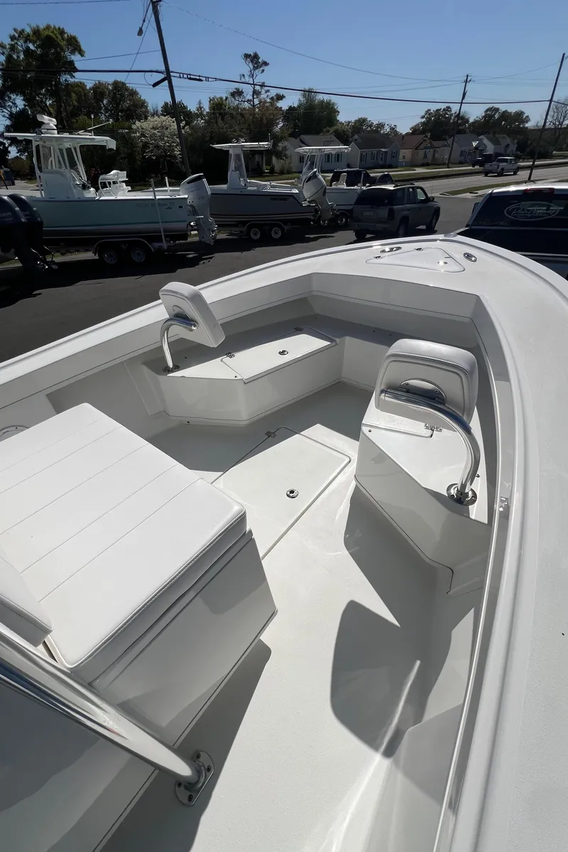 Slide: The Image of Pair Customs 21 Center Console MV 2024 - 19